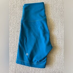 Lululemon Wunder Train Biker Shorts
Size 4
NWOT 
Color no longer sold!